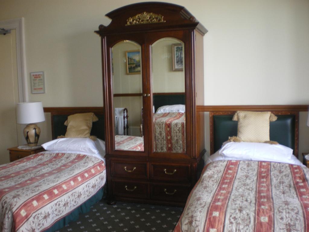 Langley Bank Guest House Ayr Exteriör bild